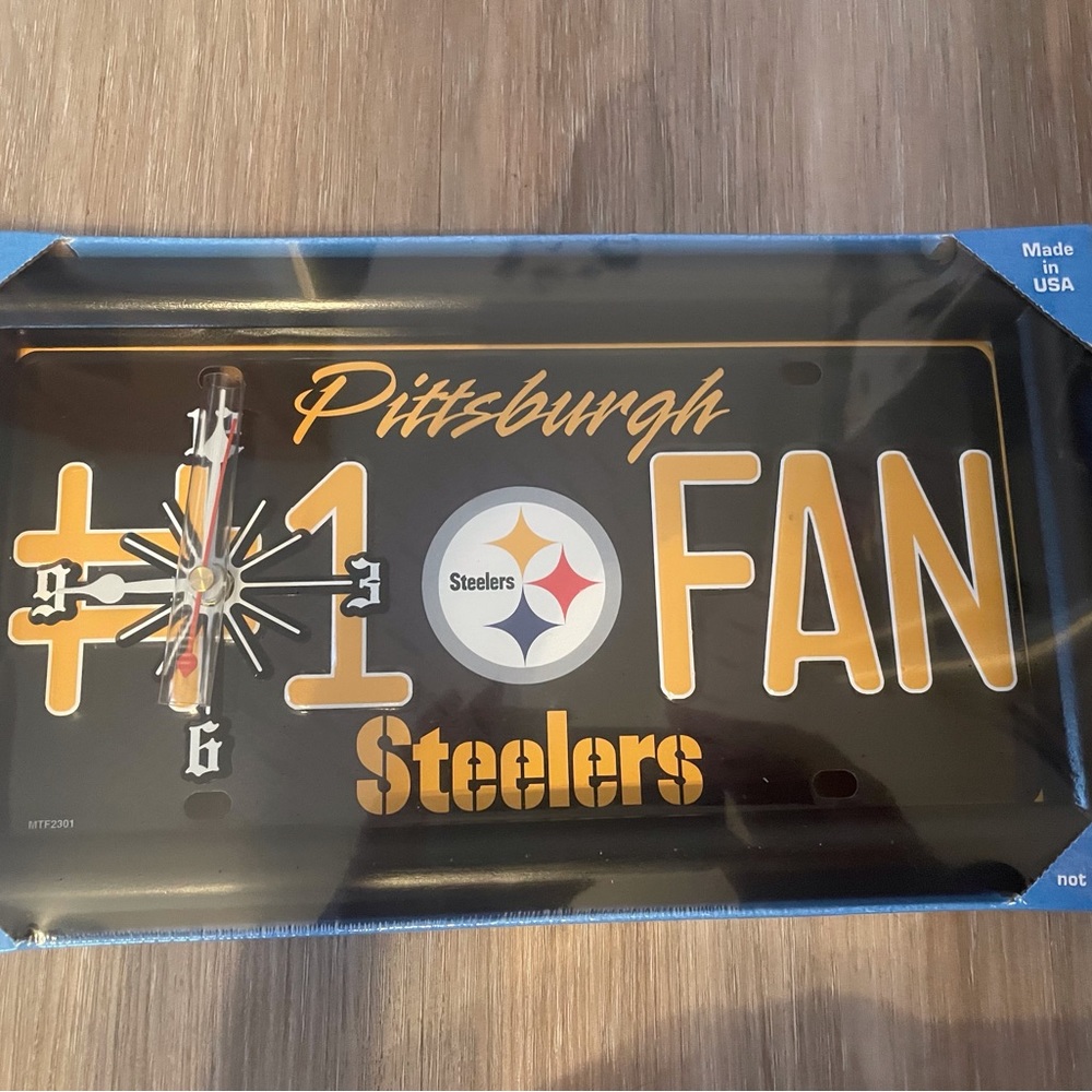 Pittsburgh Steelers Clock